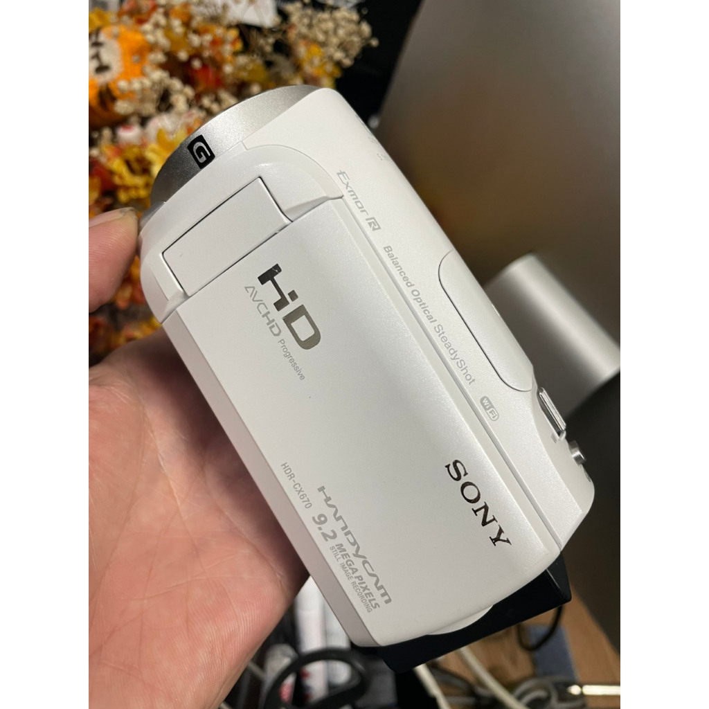 Máy quay phim Sony HDR CX670 mắt liếc có wifi | BigBuy360 - bigbuy360.vn
