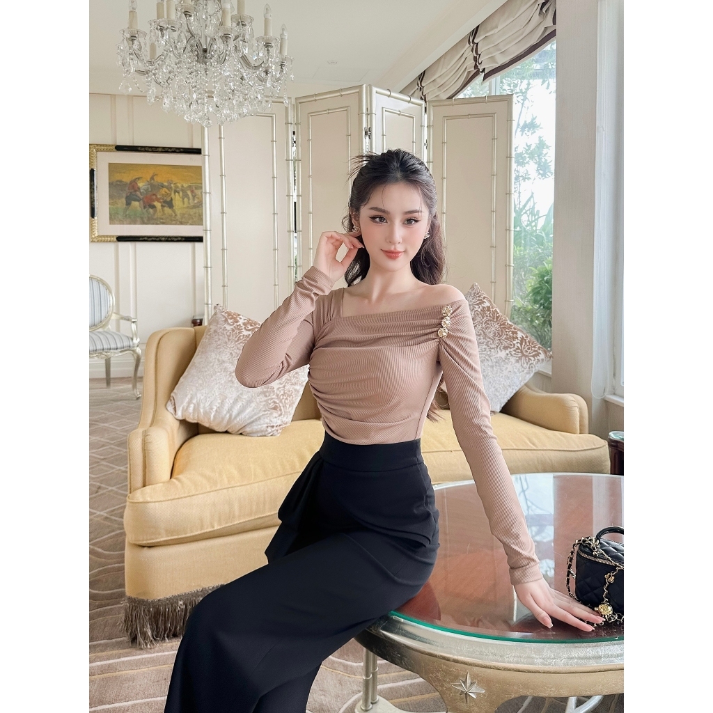 Áo Nâu Lệch Vai Xếp 3 Khuy Thời Trang Thiết Kế Nữ CurvyQ
