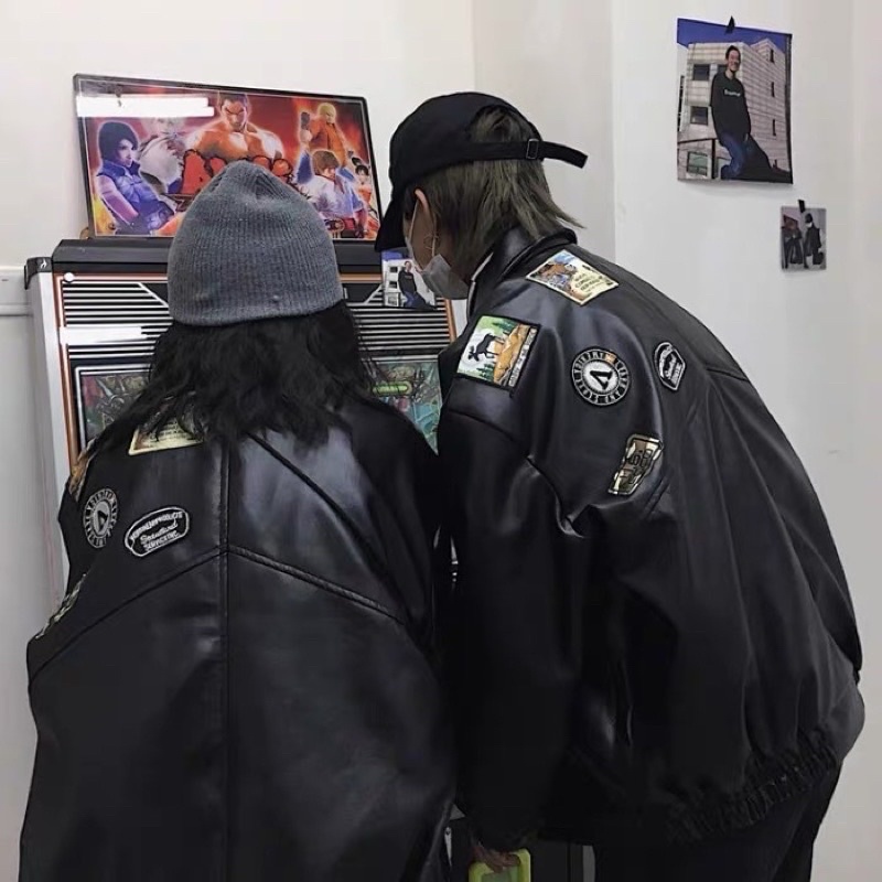 Áo Khoác Da thêu sticker form rộng unisex , Áo Khoác Da Nam Nữ Dáng Biker Unisex cúc bấm dáng rộng phong cách M64