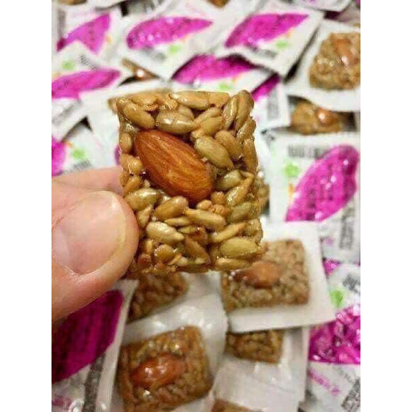 Combo 1000g Kẹo HƯỚNG DƯƠNG HẠNH NHÂN món ăn vặt giải trí thay thế bữa ăn phụ