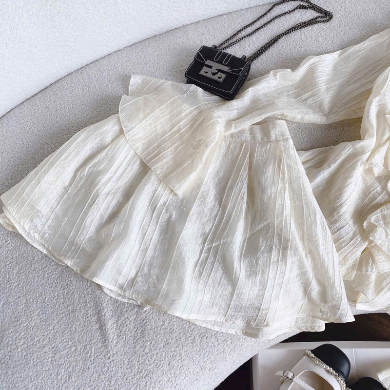 Set áo tay loe bèo ngực + chân váy xòe