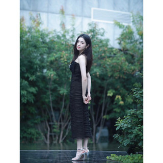 Đầm Body 2 dây đính đa