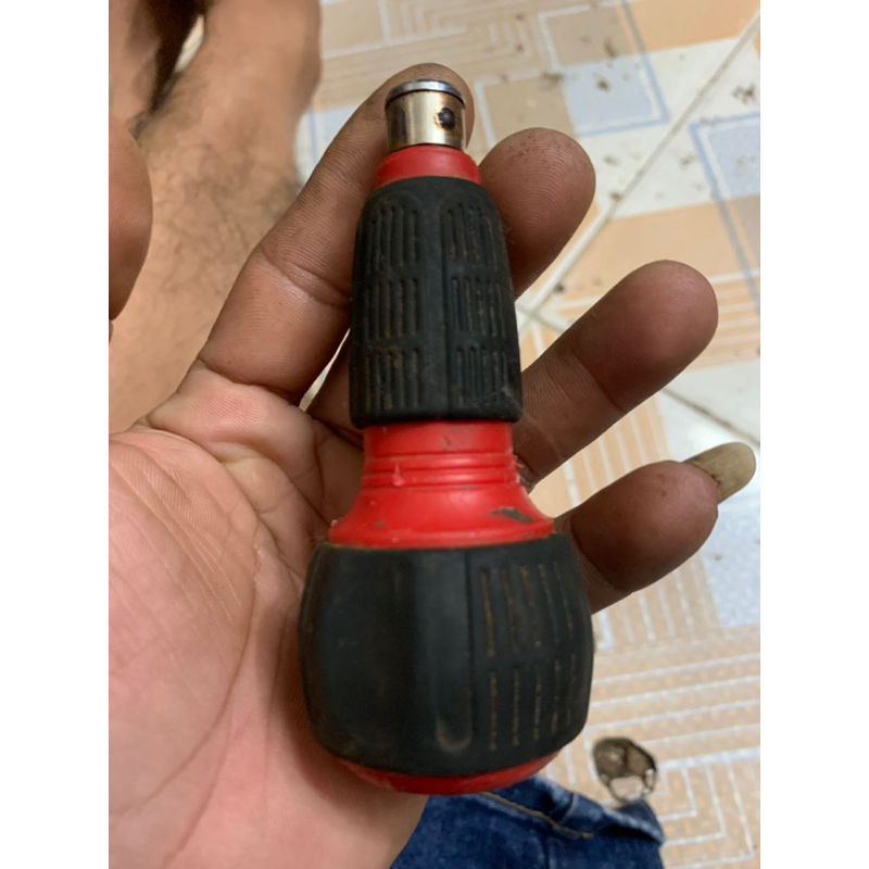 Tua vít tự động