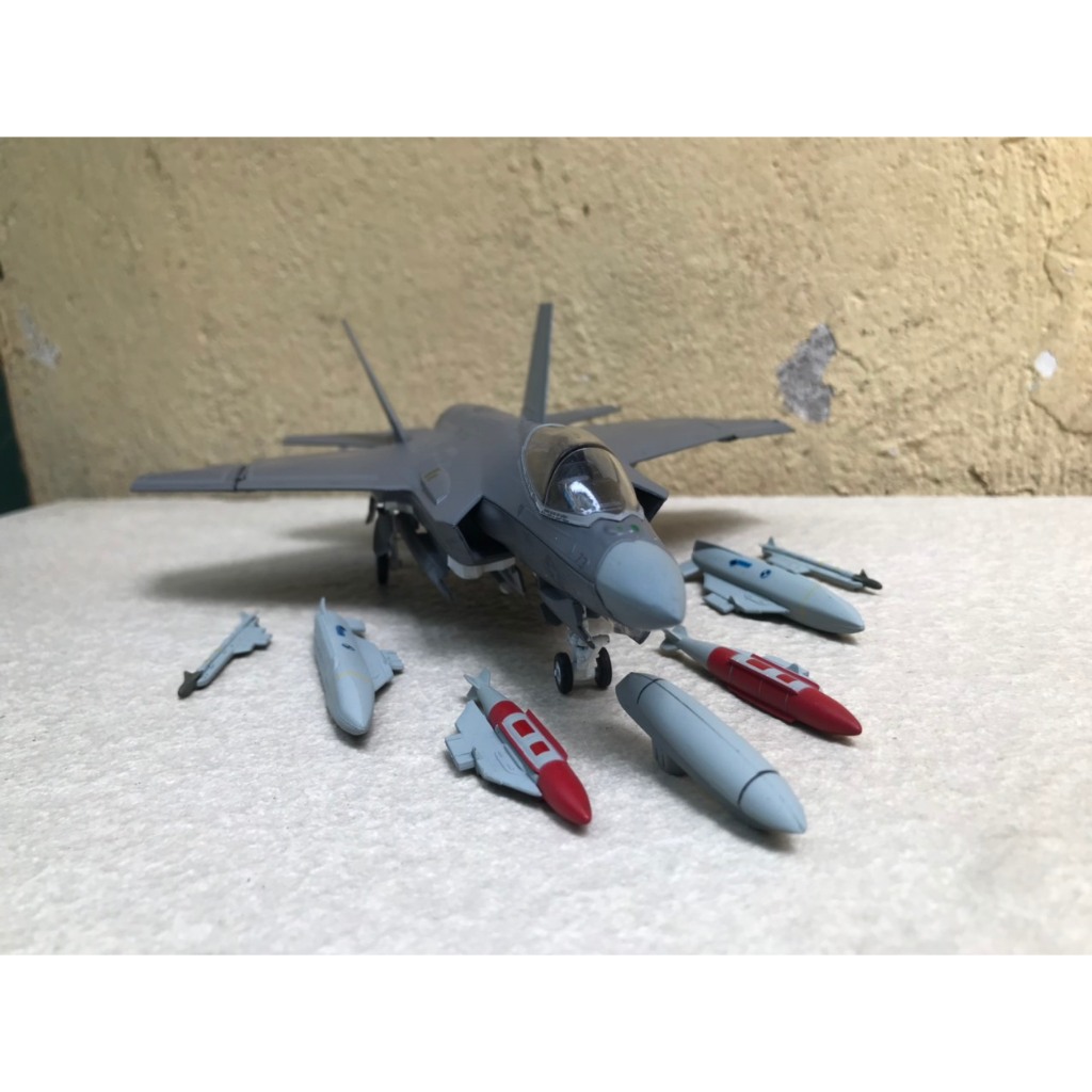 Mô hình Máy bay F- 35C Lightning II 1:72