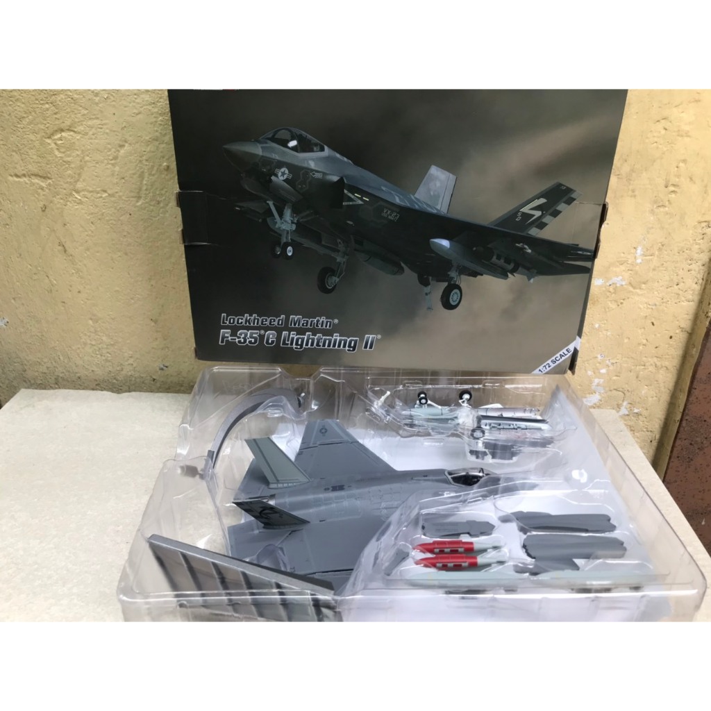 Mô hình Máy bay F- 35C Lightning II 1:72