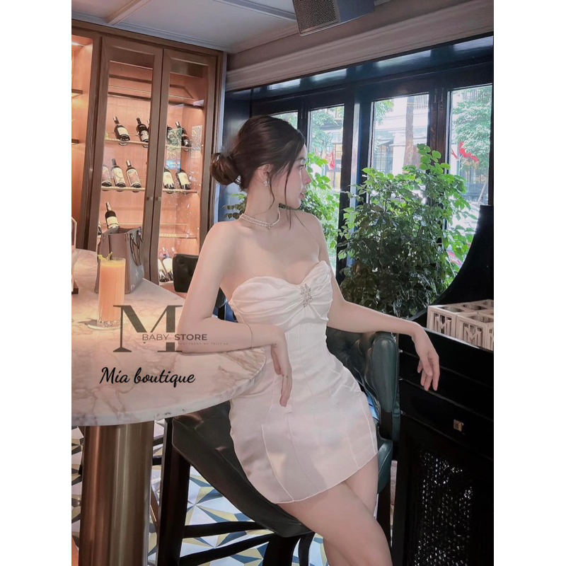 Đầm quây lụa mặc đi tiệc sexy kèm tag đá