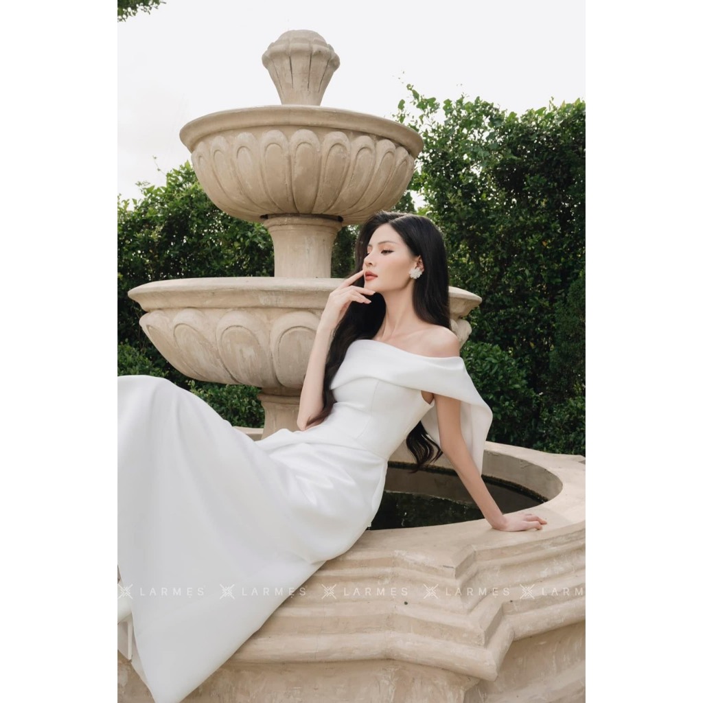 LARMES - Đầm trễ vai Amberly