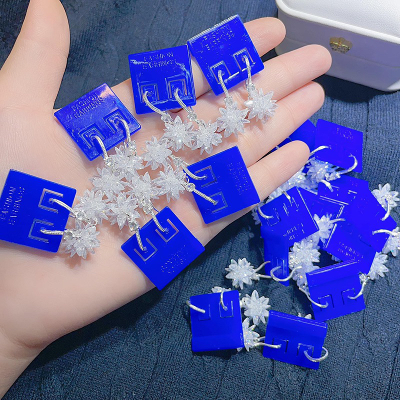 Bông tai móc bạc ta đính đá pha lê sáng bóng - Vàng bạc Khải Khải