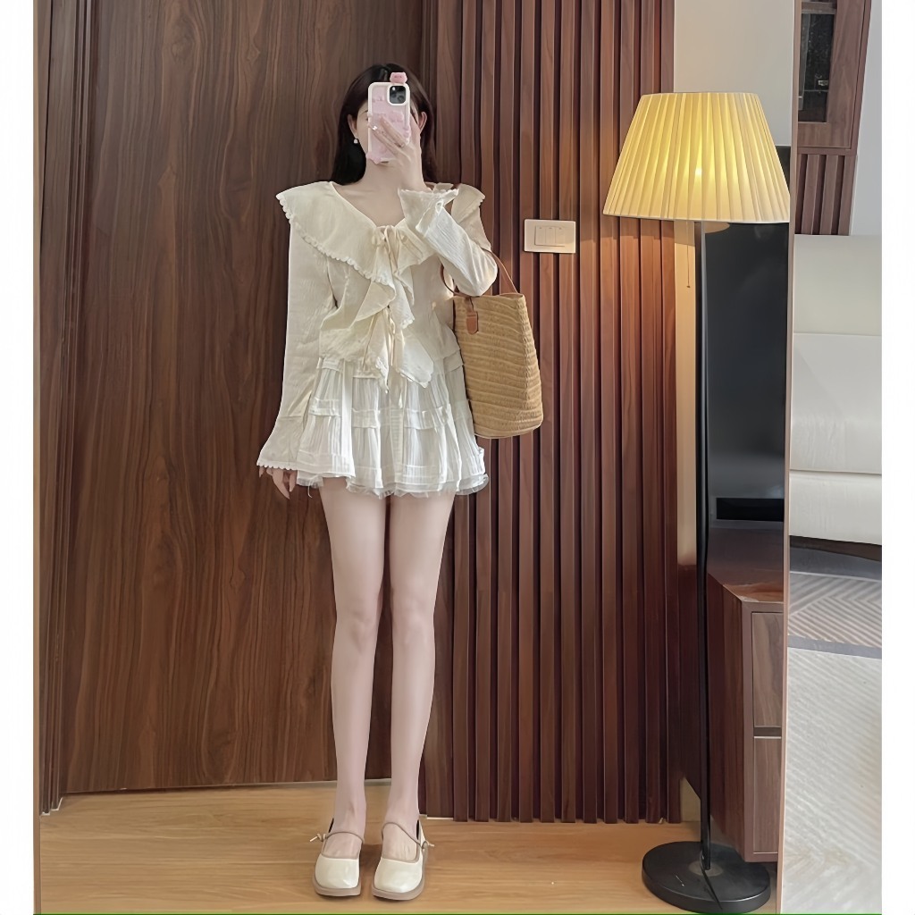 Set váy xòe áo sơ mi kiểu bèo phối ren chất đũi gân chiết eo có dây buộc sau tôn eo,chân váy có quần trong HB156 HOASUMO