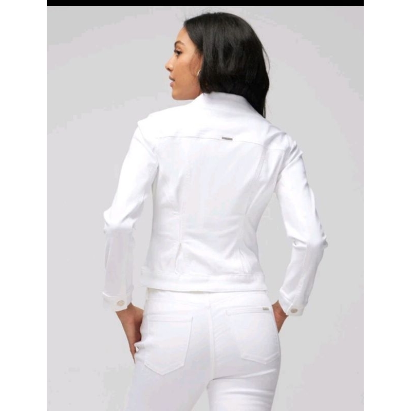 Áo khoác jean trắng xuất dư xịn-vnxk-thùy hương shop😍