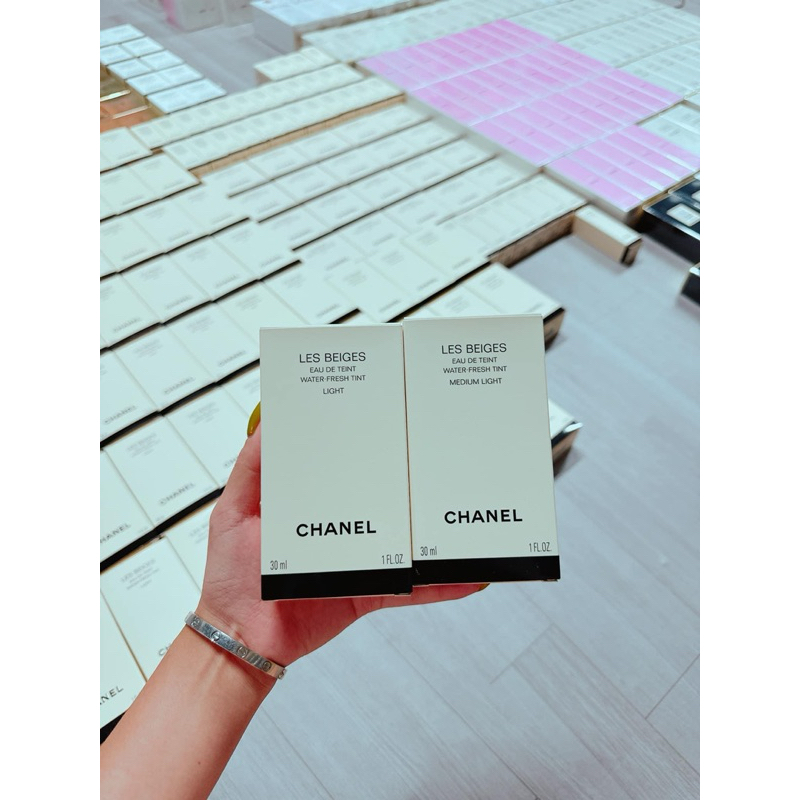 Kem nền Chanel Les Beiges Eau De Teint Water Fresh Tint 30ml  ( Sản Phẩm Chính Hãng )