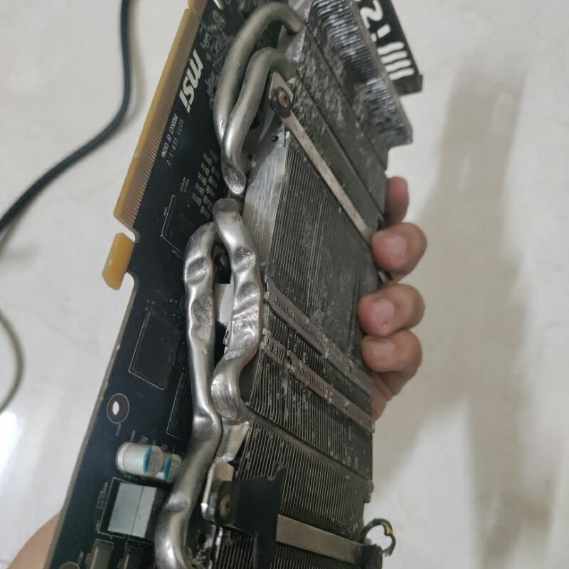 Mới thu về con card R9 280 bán xác