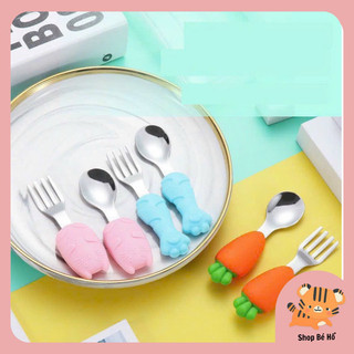 Set Thìa Nĩa Inox, Tay Cầm Silicone Chống Trượt Cho Bé Tập Xúc, Kèm Hộp Đựng Vệ Sinh Shobeho