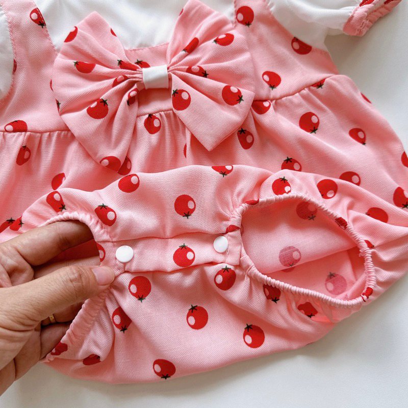 Body Hoạ Tiết Quả Đỏ NHÍM XÙ KIDS Cho Bé Gái Sơ Sinh Đầy Tháng, Thôi Nôi Chất Đũi Lạnh A435