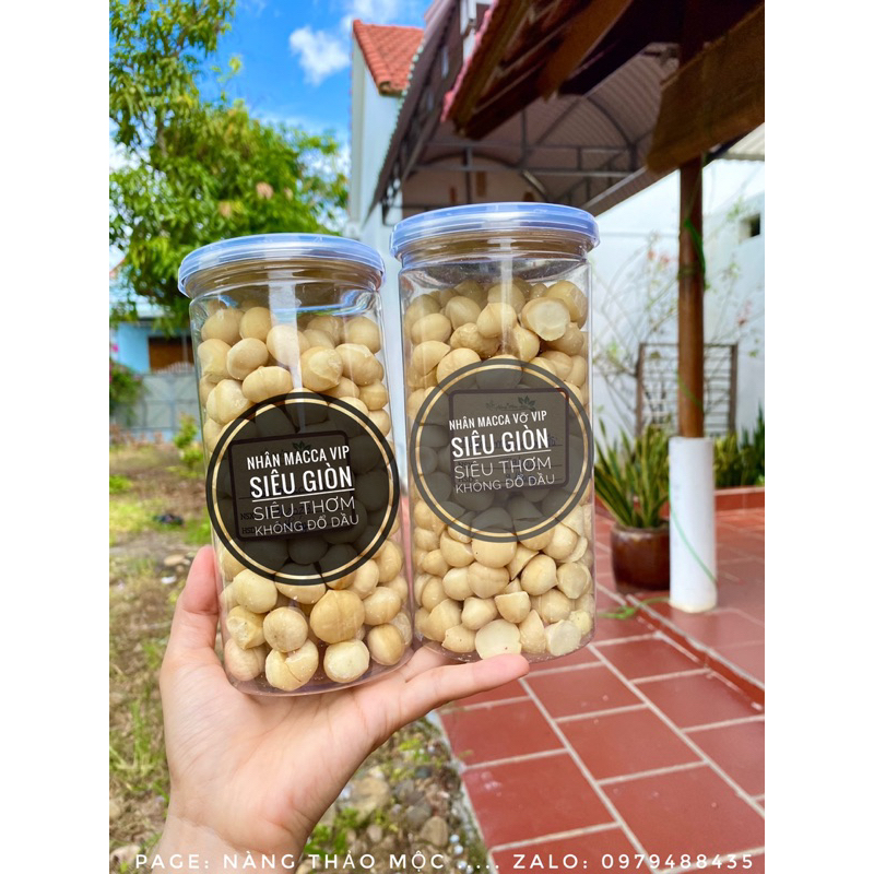 Nhân macca vỡ đôi