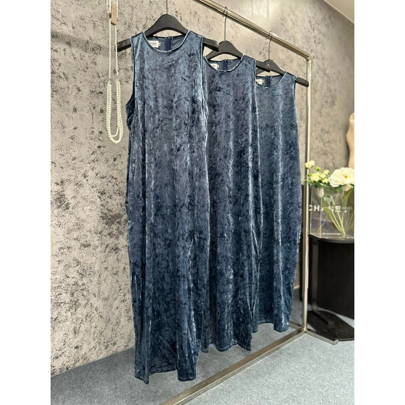 Váy Nhung Trơn Loang Sát Nách 2 màu Thuỳ Ngô Thanh Store