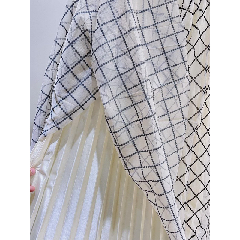 Chân váy kẻ hàng QC mặc được 2 mặt