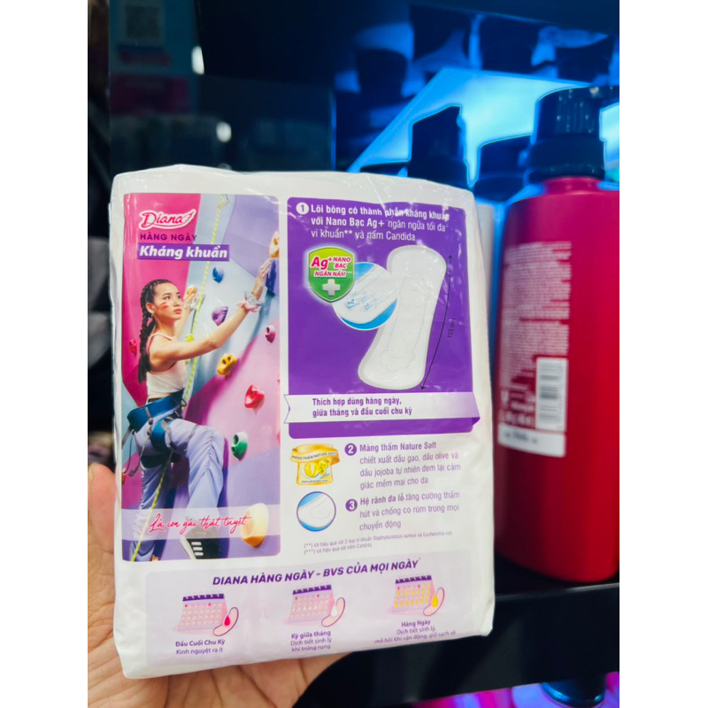 Băng Vệ Sinh Diana hằng ngày kháng khuẩn 40 miếng