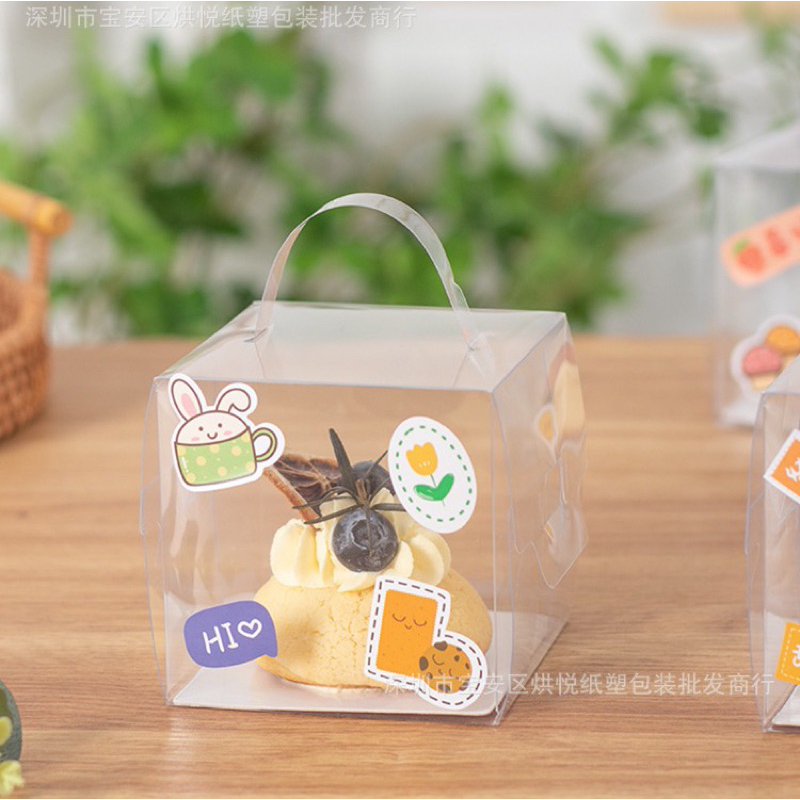 Hộp Mica  đựng bánh gato/ bánh sinh nhật có quai xách kèm đế