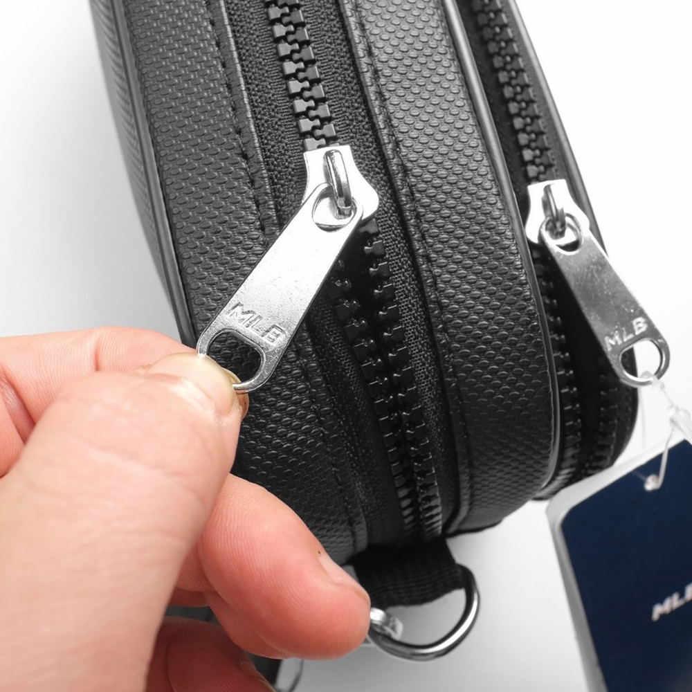 Túi Đeo Chéo Nam MLB NY Vải Chống Nước Logo Kim Loại Mạ Đen size 21cm x 15cm x 6cm