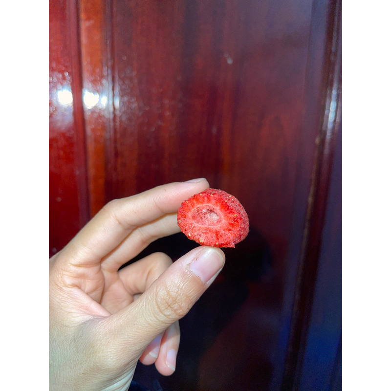 Dâu tây sấy giòn trái nguyên