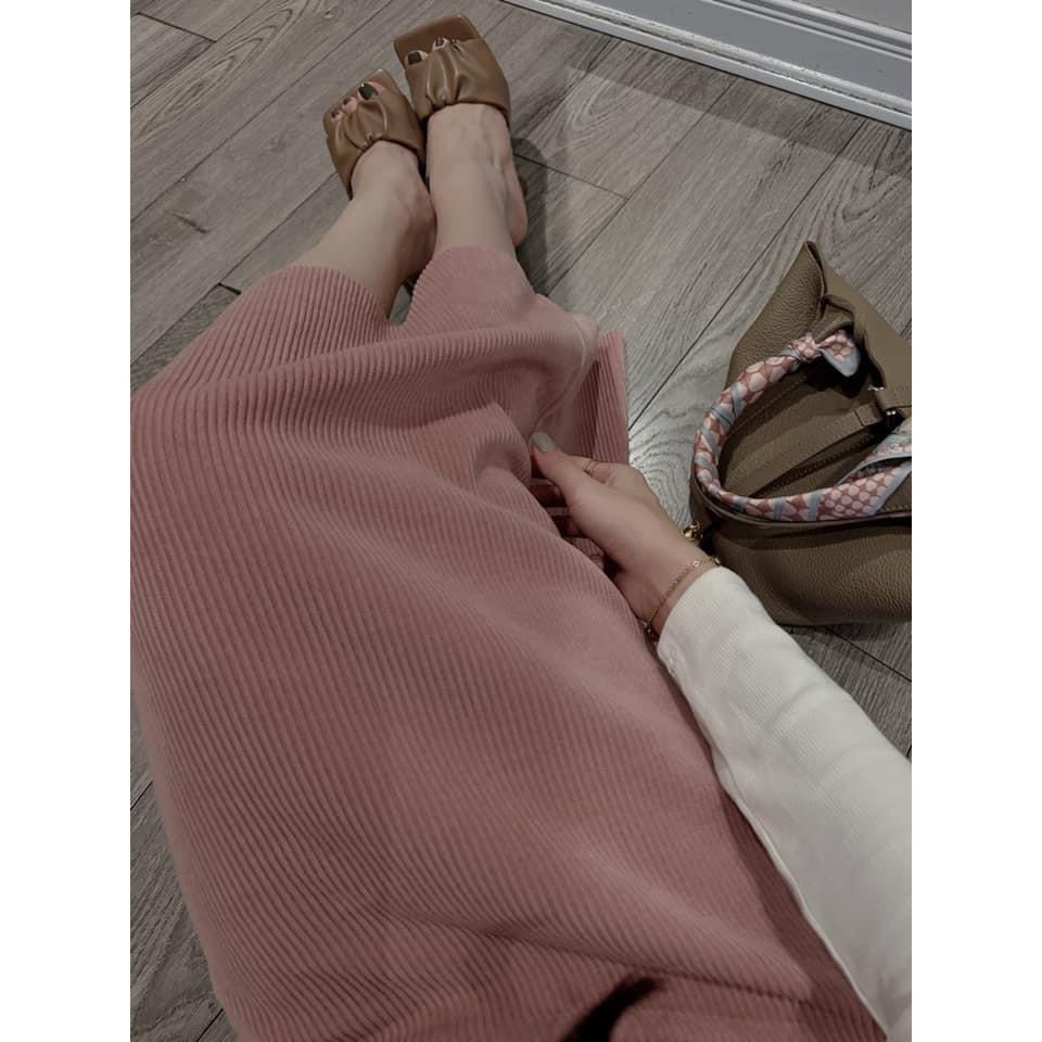 Set Áo Nỉ Be Mix Chân Váy Nhung Hồng Dáng Dài, Hàng Sịn
