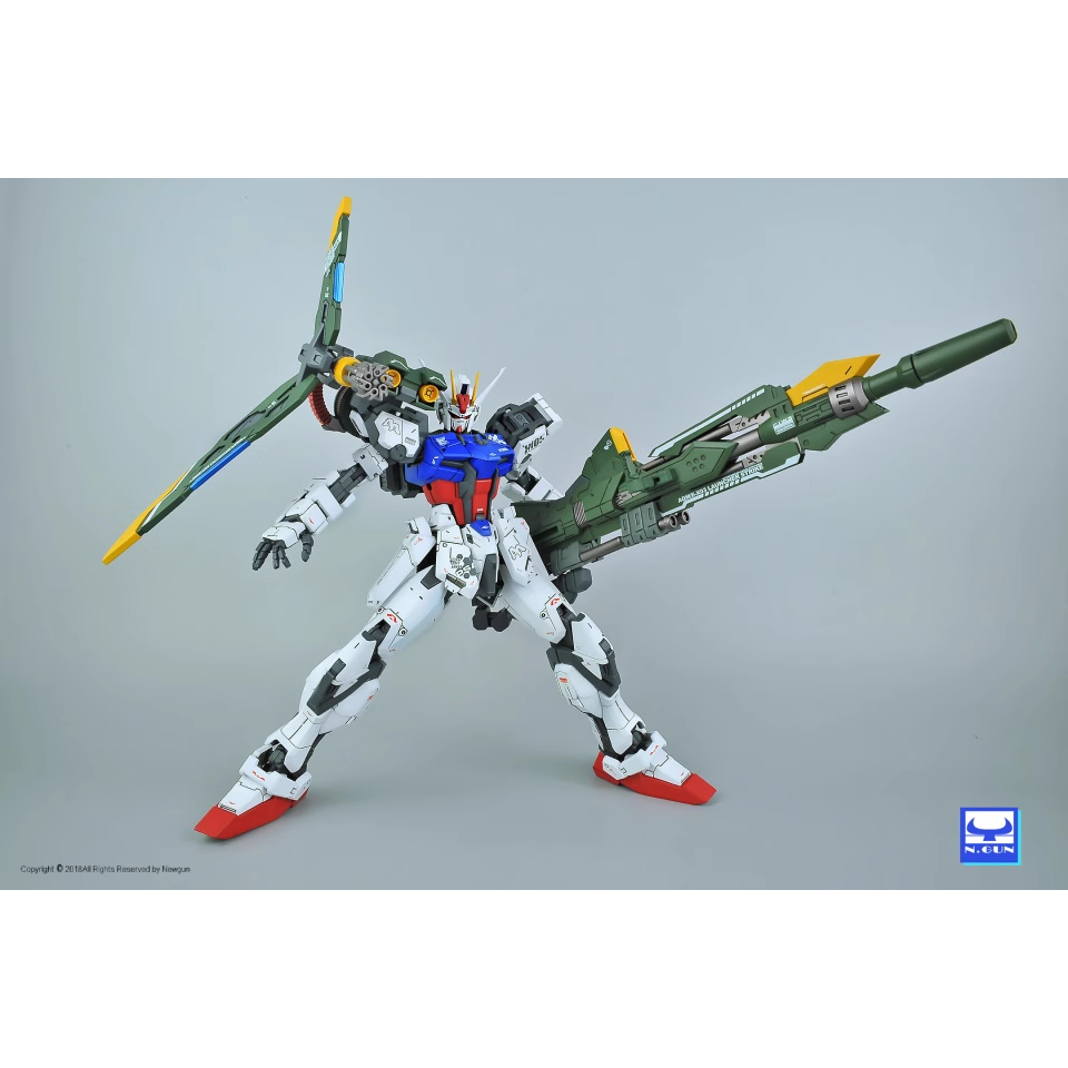 Mô Hình Lắp Ráp Gundam MG GAT-X105 Launcher Strike