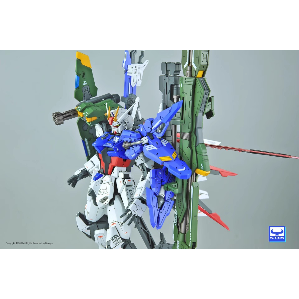 Mô Hình Lắp Ráp Gundam MG GAT-X105 Launcher Strike