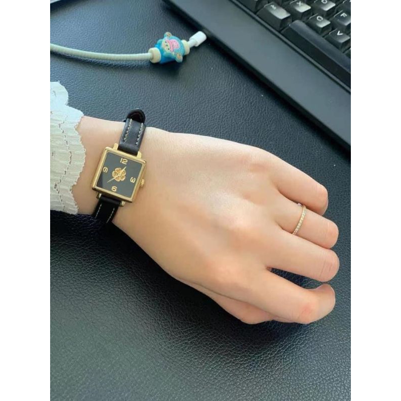 Đồng Hồ Nữ Mặt Hoa Trà, Dây Da Màu Đen Siêu Sang