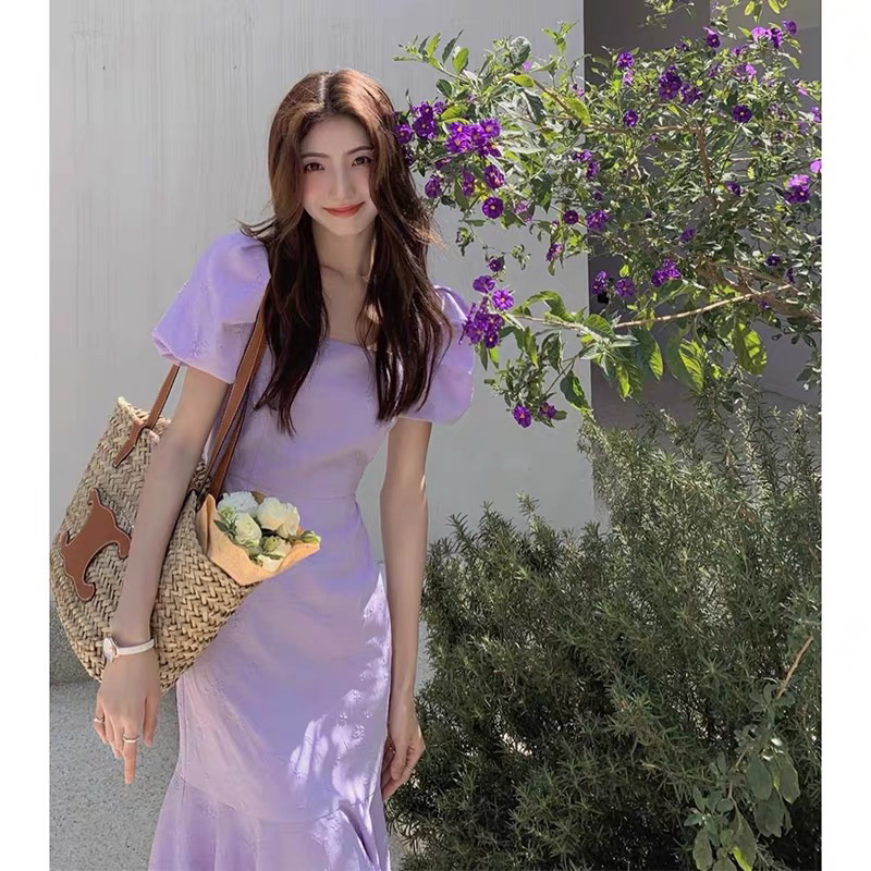 Đầm vây cổ vuông đuôi cá tím pastel nhẹ nhàng