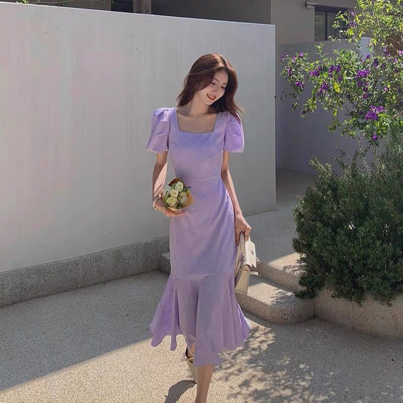Đầm vây cổ vuông đuôi cá tím pastel nhẹ nhàng