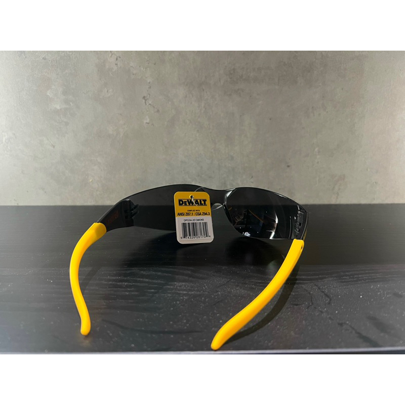 KÍNH DEWALT DPG54-2DTHỜI TRANG CHỐNG XƯỚC MÀU ĐEN