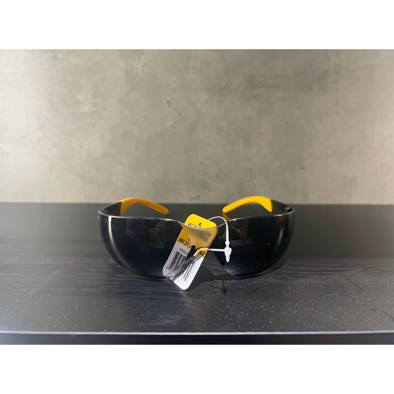 KÍNH DEWALT DPG54-2DTHỜI TRANG CHỐNG XƯỚC MÀU ĐEN