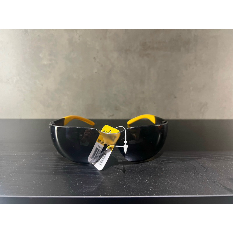 KÍNH DEWALT DPG54-2DTHỜI TRANG CHỐNG XƯỚC MÀU ĐEN
