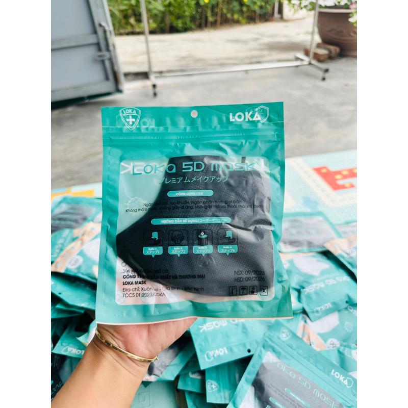 Thùng 100 chiếc khẩu trang Loka Đen túi zip đẹp