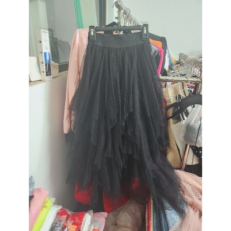 Thanh lý. chân váy xòe đen tầng s. m + hình thật