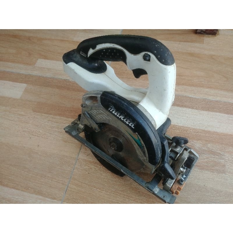 Cưa gỗ pin makita ss540d