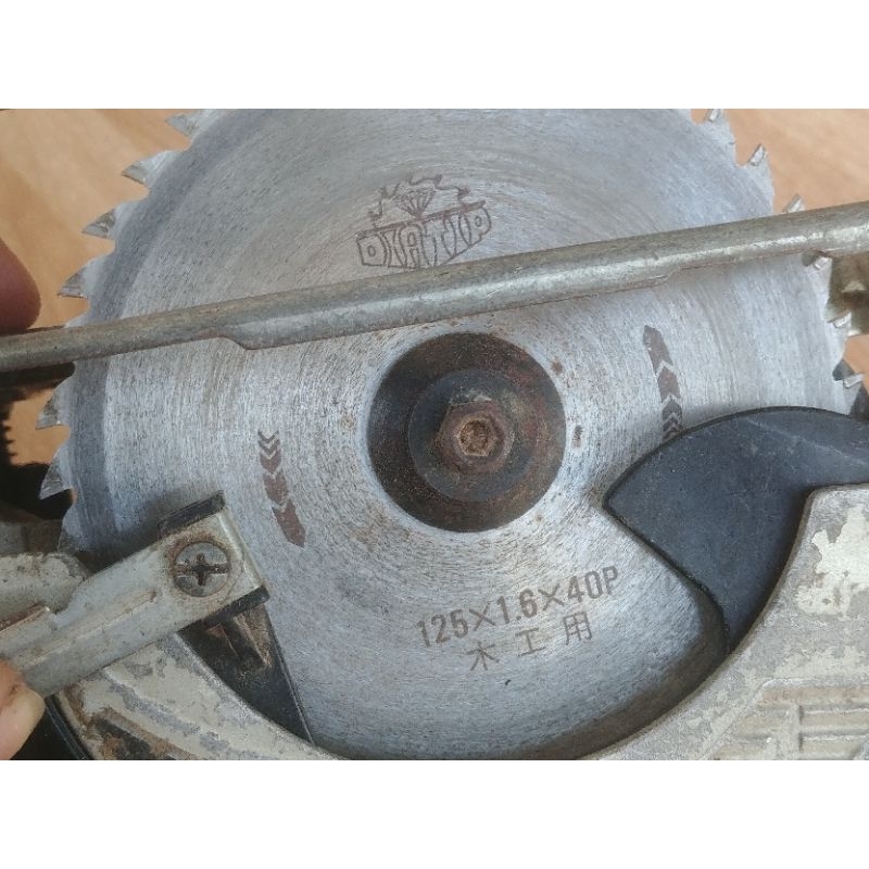 Cưa gỗ pin makita ss540d