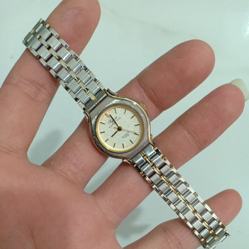 Đồng hồ si nữ hiệu PEGASUS demi mặt vàng cát