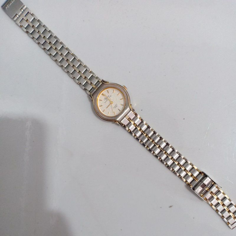 Đồng hồ si nữ hiệu PEGASUS demi mặt vàng cát