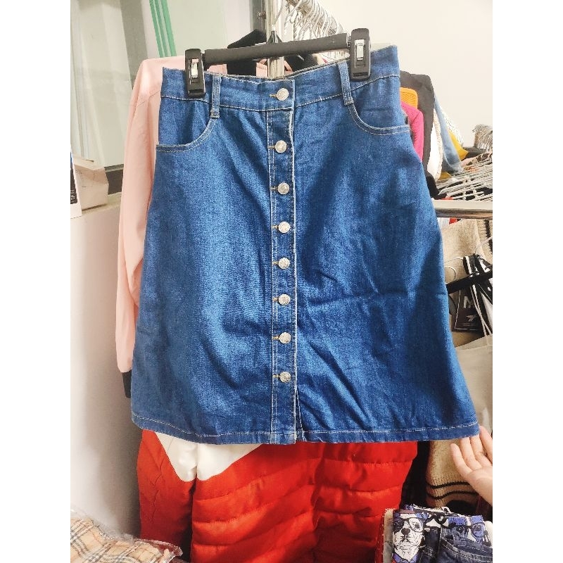 Thanh lý. chân váy jean size M kèm hình thật. tl47