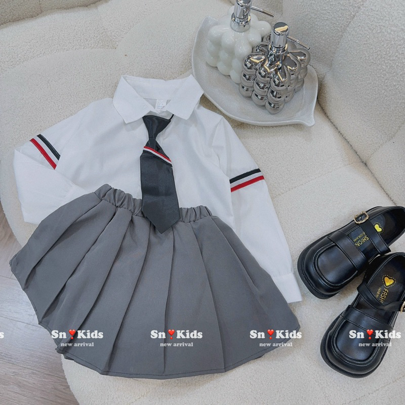 Sét bộ 3 chi tiết áo sơ mi trắng+ gile+chân váy cho bé gái