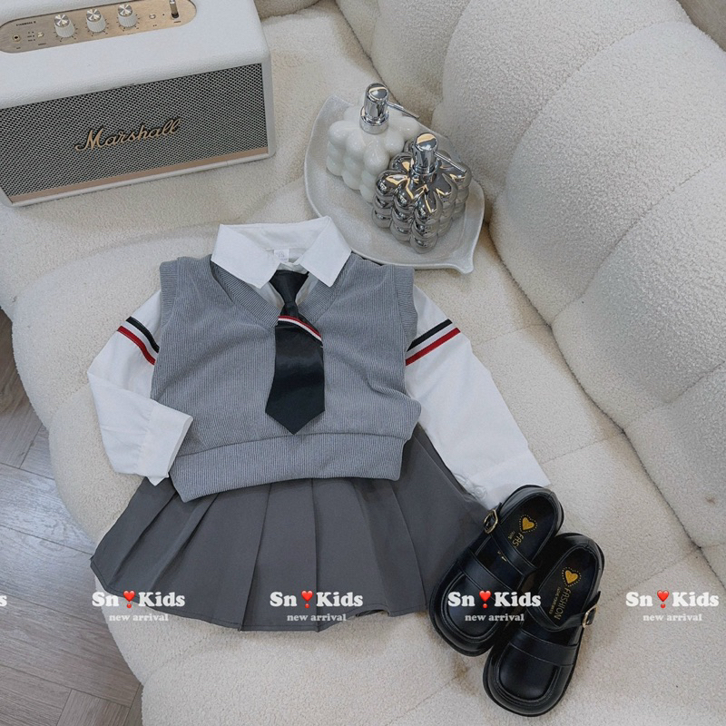 Sét bộ 3 chi tiết áo sơ mi trắng+ gile+chân váy cho bé gái