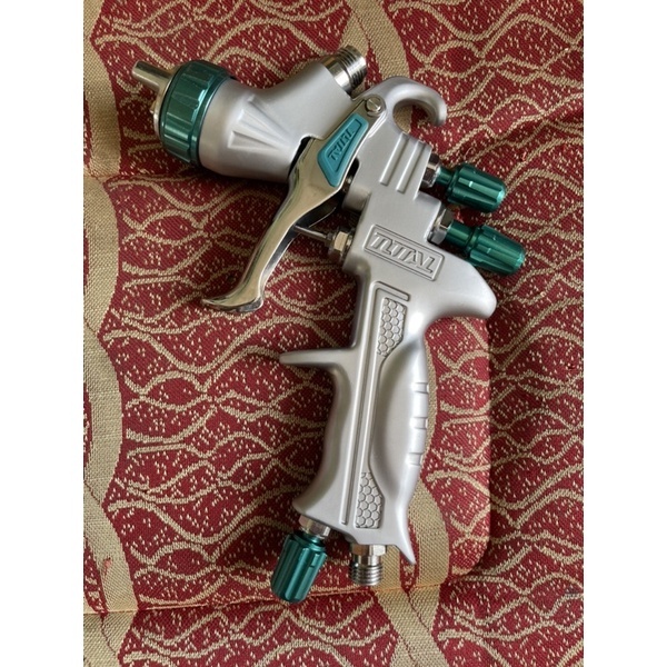 Súng phun sơn 600cc TOTAL TAT10605 chuyên phun sơn xe sơn nền bóng Đầu phun tiêu chuẩn 1.3mm