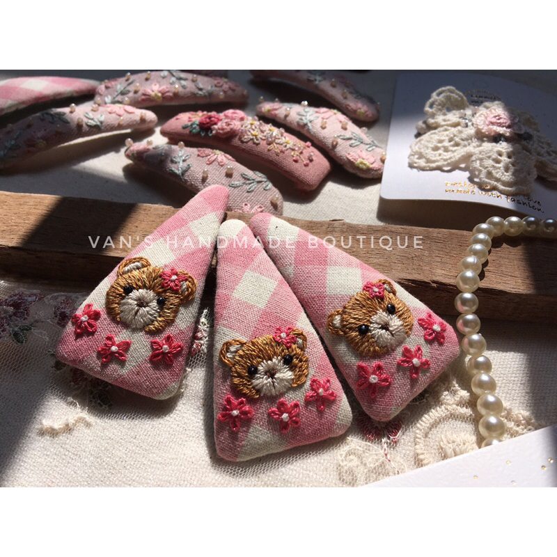 Kẹp tóc thêu tay tone hồng kẹo ngọt