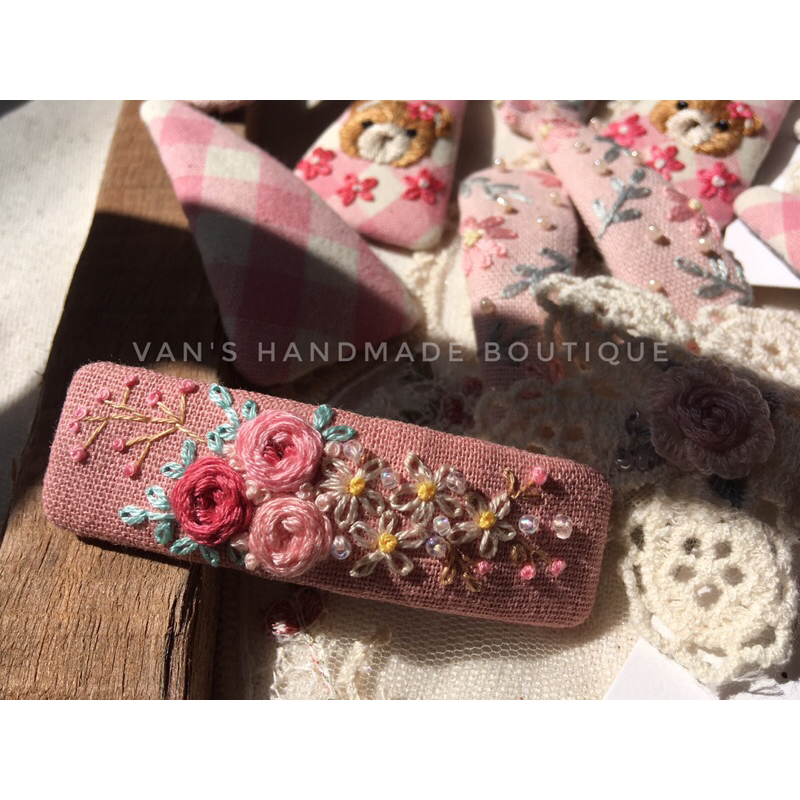 Kẹp tóc thêu tay tone hồng kẹo ngọt