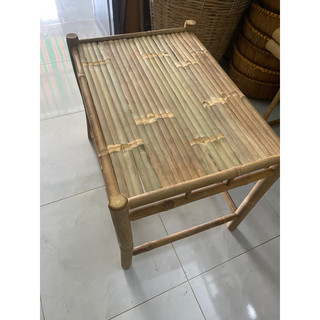 Bàn tre chân đứng
