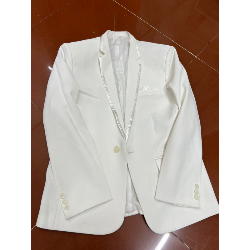 Áo vest trắng viền phi 1 nút size 45