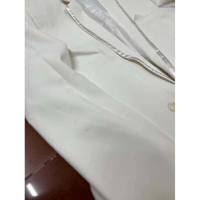 Áo vest trắng viền phi 1 nút size 45