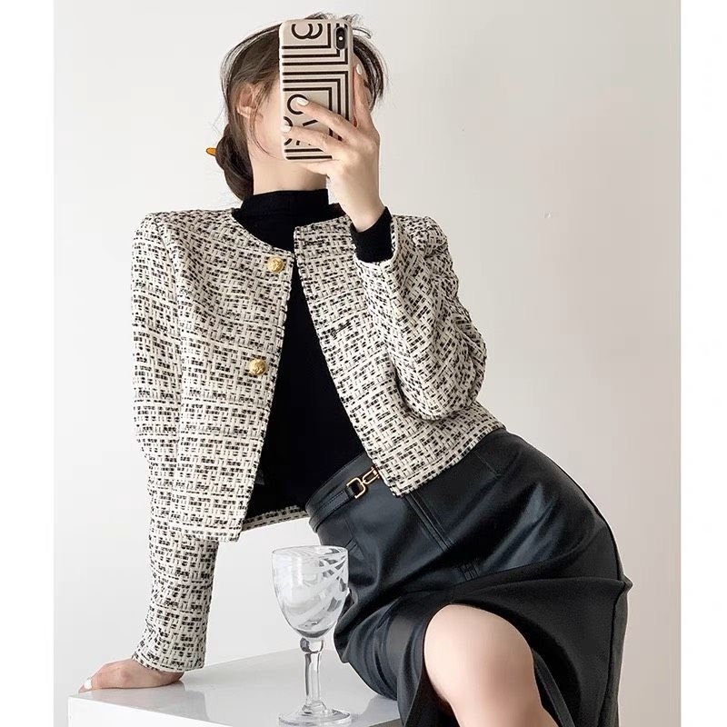 Áo dạ Tweed dài tay V..r  sang xịn .